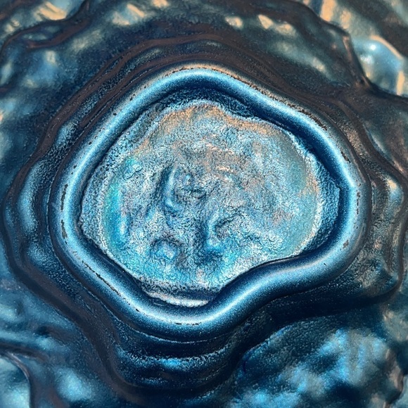 Vintage Iridescent Art Glass ABALONE SHELL Dish / Bowl BLUE Back 7” x 5” x 2” - Picture 4 of 4